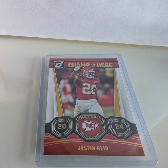 Kansas City Chiefs: Travis Kelce, Patrick Mahomes II, Reid + More NFL Cards - Picture 5 of 13